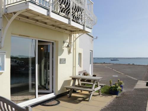Lazey Cottage