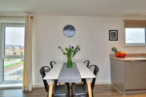 Executive Oakgrove Apartment