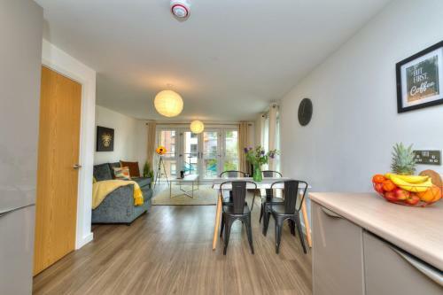Executive Oakgrove Apartment