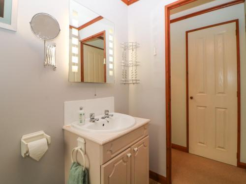 Dewbury Lodge