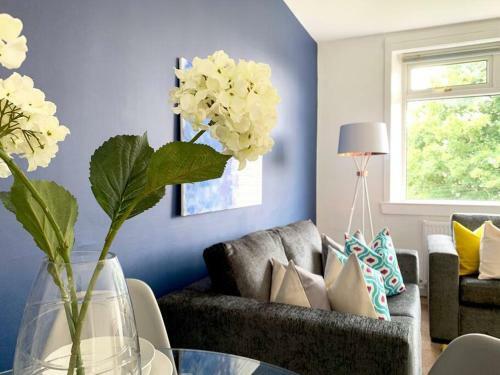 Central Motherwell 2 Bed Cozy Contractor Apartment For Large Groups By Dream Key Solution