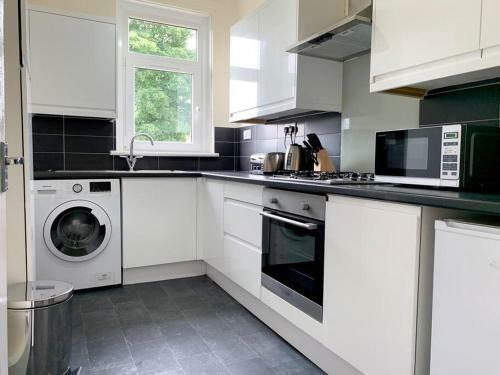 Central Motherwell 2 Bed Cozy Contractor Apartment For Large Groups By Dream Key Solution