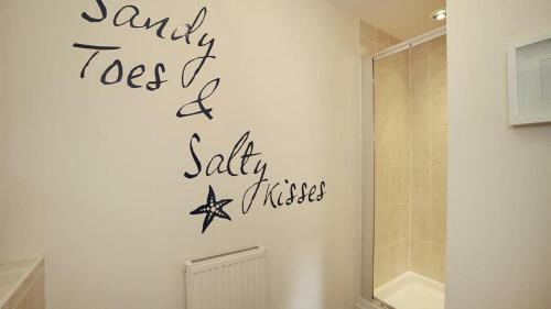 312 William Gammon Dr, Limeslade