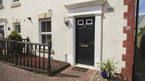 312 William Gammon Dr, Limeslade