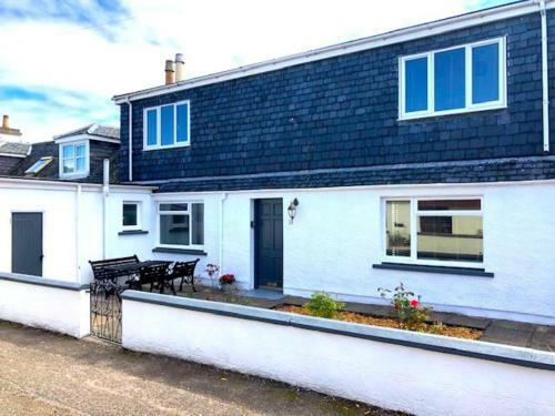Beach Cottage Charming Cottage 2 Mins From The Beach