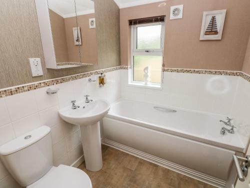 1 Hornbeam Lodge