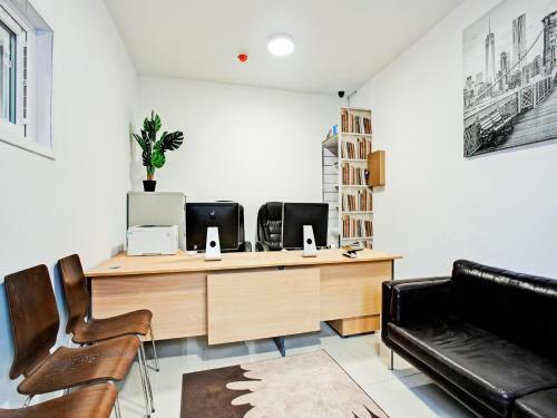 Hotel Oyo The Benwell Apartments
