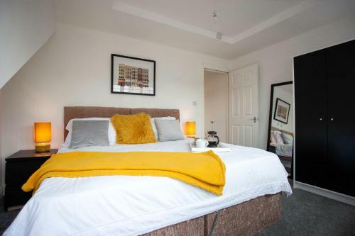 Apartamento Oakstays - Bright, Spacious Gem