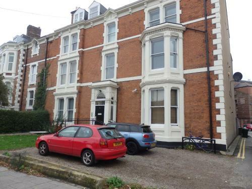 Jesmond Two Bedroom Apartment With Free Parking
