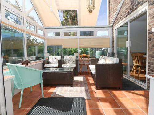 18 Polvella Close
