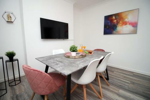 St Woolos Lodge By Staybc