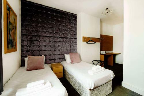 Box Hotel