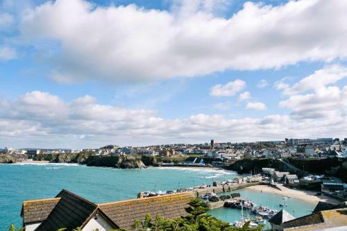 Tides - Luxury Sea Views Apartment