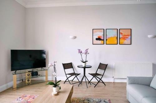 Tides - Luxury Sea Views Apartment