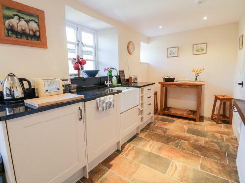Cromlech Cottage