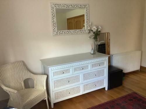 Cute And Cosy 4-bed Cottage In Newtonmore