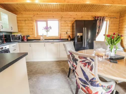 Manor Farm Lodges - Red Kite Lodge