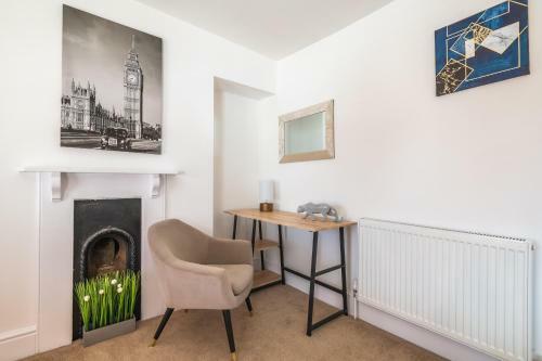 Spacious Contractor House For Large Groups - Private Parking By Comfy Workers