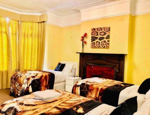 Nottingham Jireh Villa, City Center, Parking