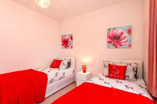 Nottingham Jireh Villa, City Center, Parking
