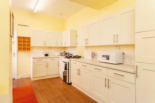 Nottingham Jireh Villa, City Center, Parking