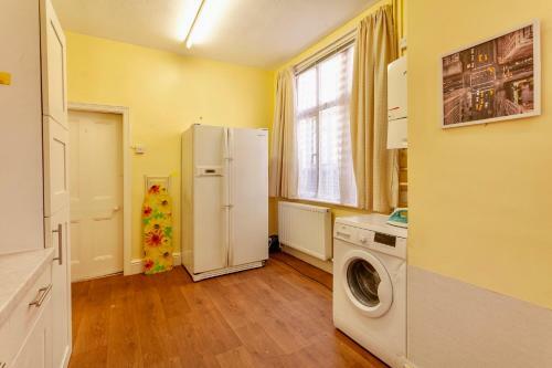 Nottingham Jireh Villa, City Center, Parking
