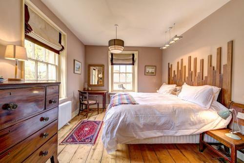 Orford Chateau Sleeps 12 With Wifi