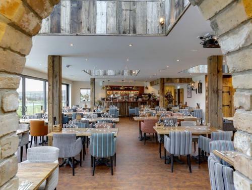 Hotel The Pickwick Inn & Oliver's Restaurant