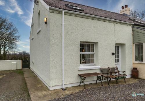 1 Lambston Cottage
