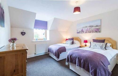 Keepers Lodge With Hot Tub Near Perth Perthshire