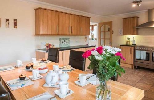 Keepers Lodge With Hot Tub Near Perth Perthshire
