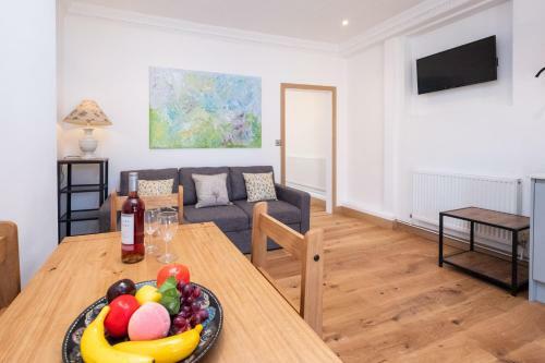 Birch ? Three Tuns Apartments