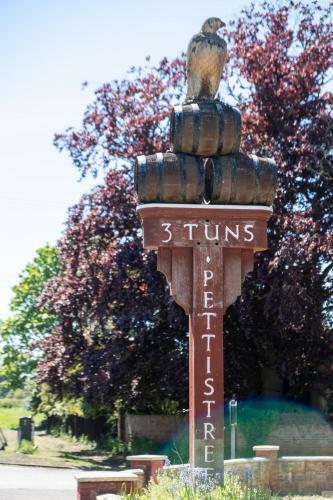Elm ? Three Tuns Apartments