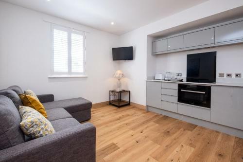 Three Tuns Apartments - Hazel