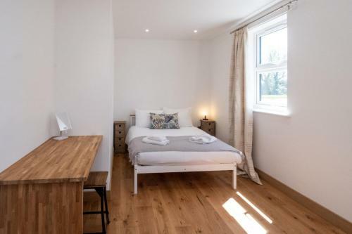 Three Tuns Apartments - Hazel