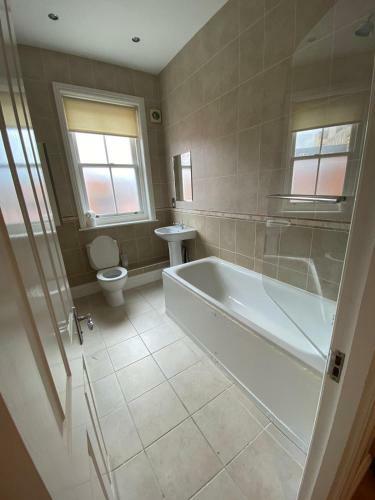 Central Location - 2 Bedroom Apartment