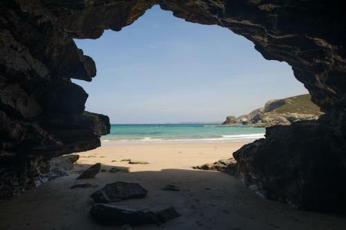 Teyr Mor Cliff