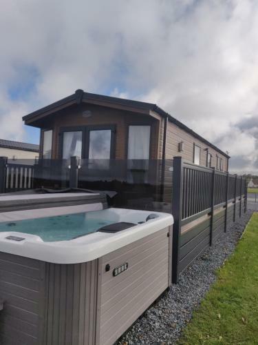 Chorus Lodge With Hot Tub 33 - Stewarts Resort
