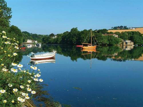 4 Island Quay