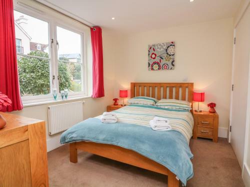 1 Combehaven