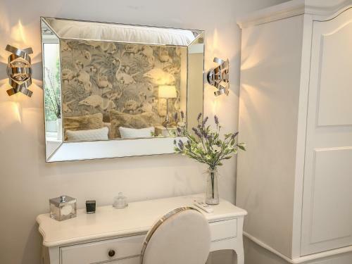 Shutts House Garden Apartment
