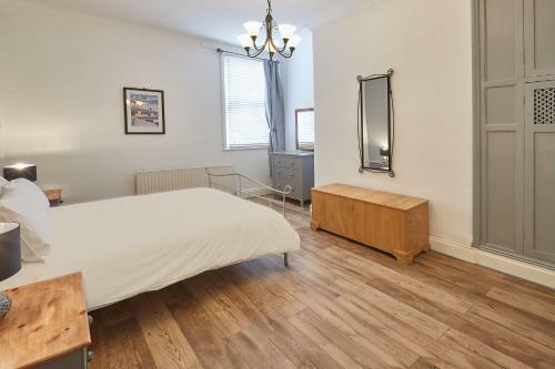 Groveside Apartment