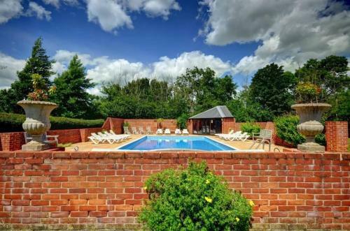 East Green Farm Cottages - The Granary