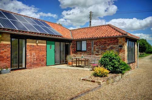 East Green Farm Cottages - The Granary