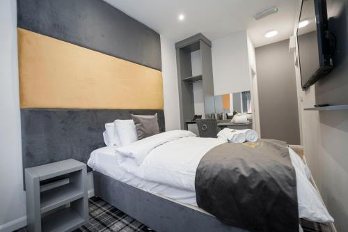 42 Apart-hotel