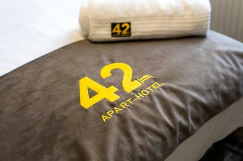 42 Apart-hotel