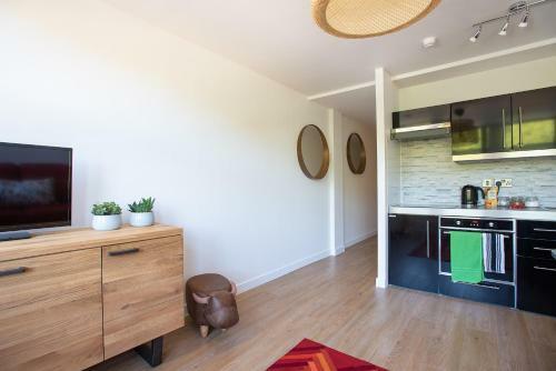 Modern 1 Bedroom Apartment In City Centre