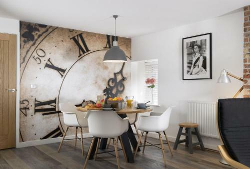 The Old Antique Shop