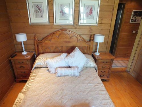 Walnut Log Cabin