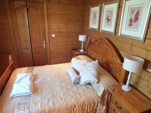 Walnut Log Cabin